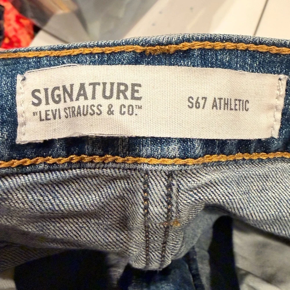 SIGNATURE LEVI STRAUSS S67 ATHLETIC JEANS SIZE 32x32